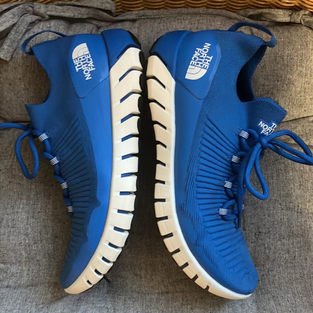 The North Face sneakers 8.5 - Picture 4 of 12